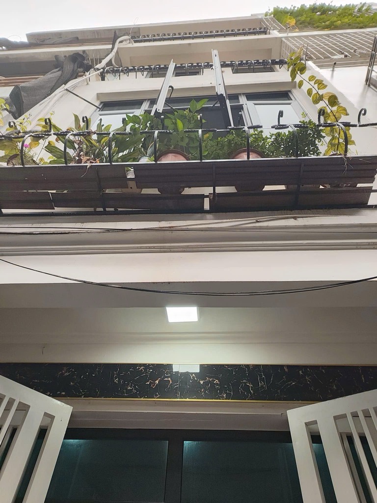 THÁCH THỨC TÌM NƠI AN CƯ - NHÀ MỚI 5 tầng Ngõ thông xe SH quay đầu, Mỗ Lao, Hà Đông, giá 215 tr/m2.